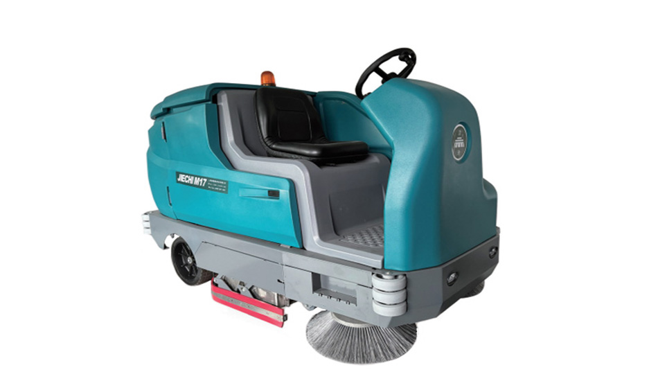 Industrial floor cleaning equipment